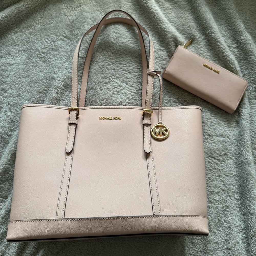 Michael Kors Jet Set Travel Large Saffiano Leather with matching wallet